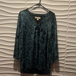 Beautiful Michael Kors green velvety women’s XL blouse